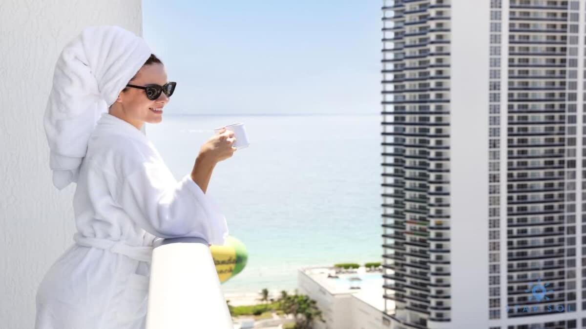 Wrap Around Balcony - Insane Views - Amazing Pools Apartment ฮอลลีวูด ภายนอก รูปภาพ