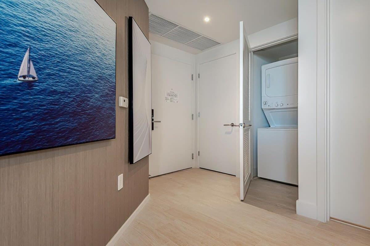 Wrap Around Balcony - Insane Views - Amazing Pools Apartment ฮอลลีวูด ภายนอก รูปภาพ