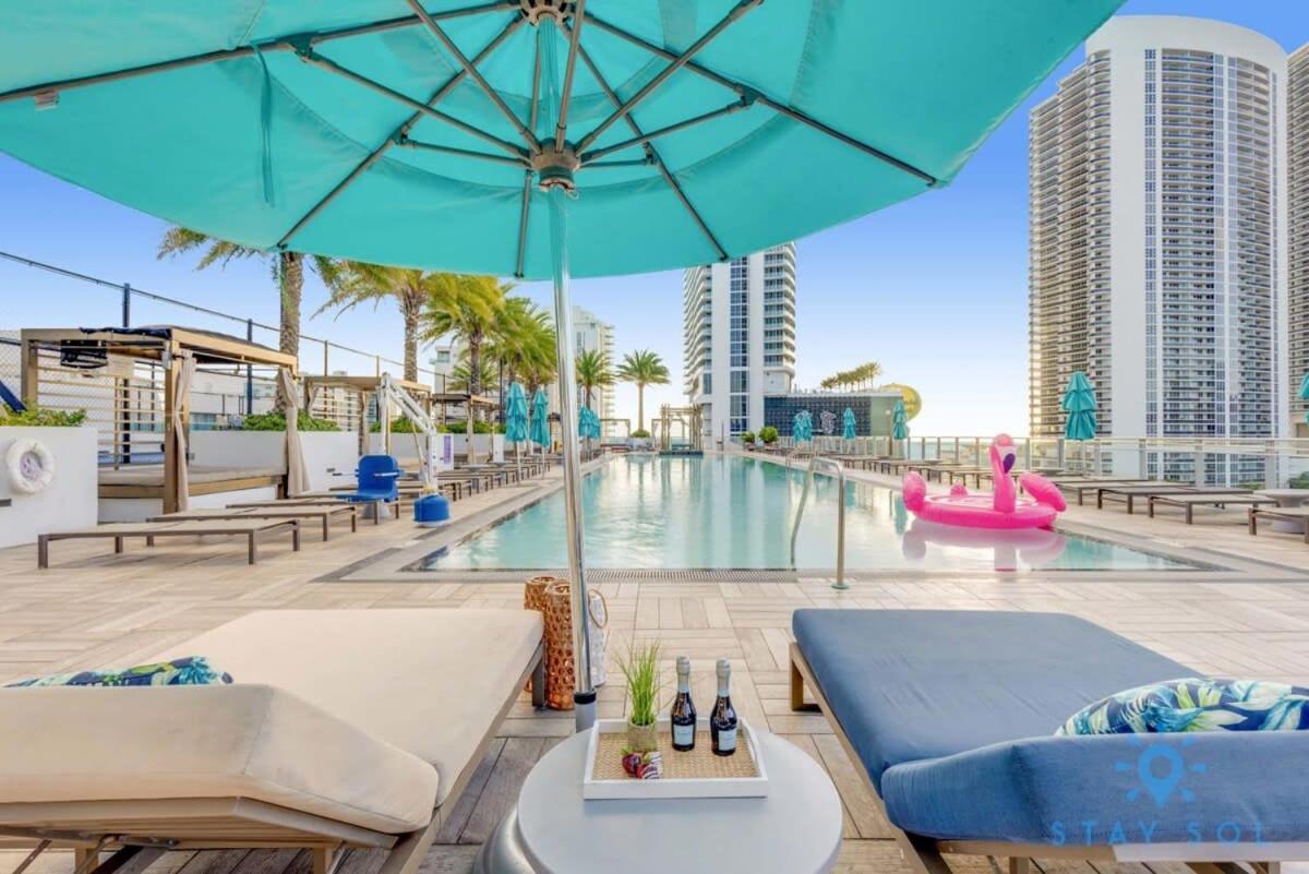 Wrap Around Balcony - Insane Views - Amazing Pools Apartment ฮอลลีวูด ภายนอก รูปภาพ