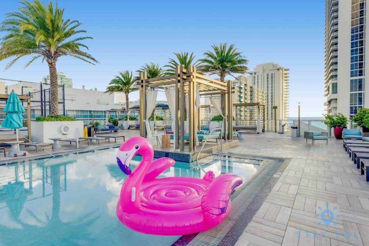 Wrap Around Balcony - Insane Views - Amazing Pools Apartment ฮอลลีวูด ภายนอก รูปภาพ